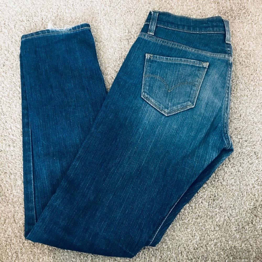 Levi’s straight blue jean size 26R
